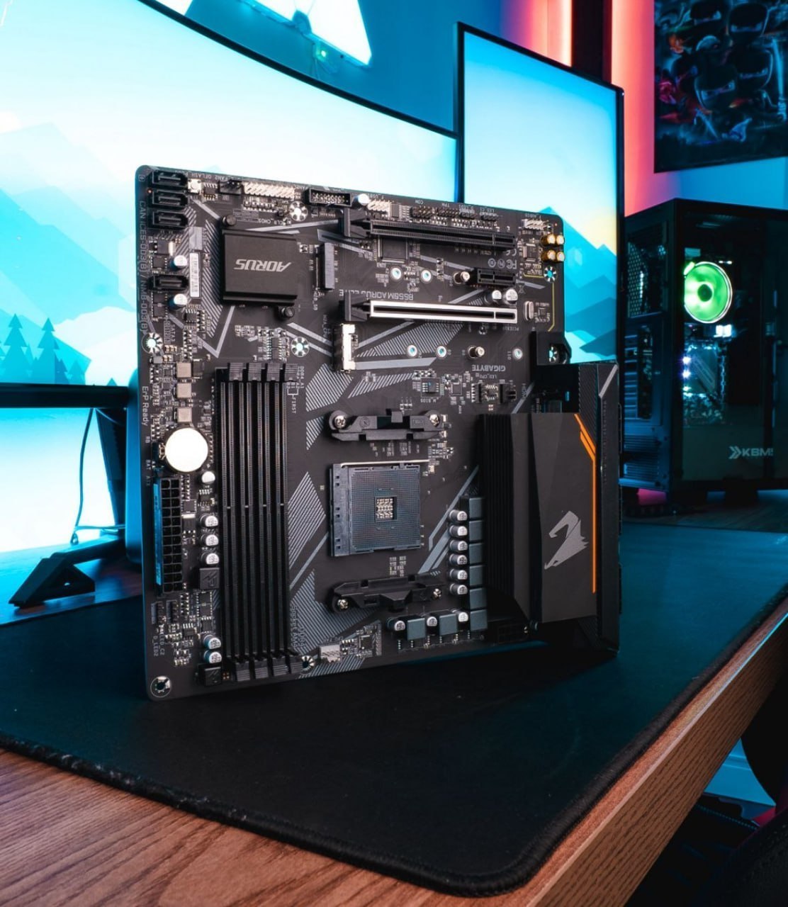 Placa-Mãe ASUS TUF Gaming B550M-PLUS (AMD AM4 / DDR4 / mATX)