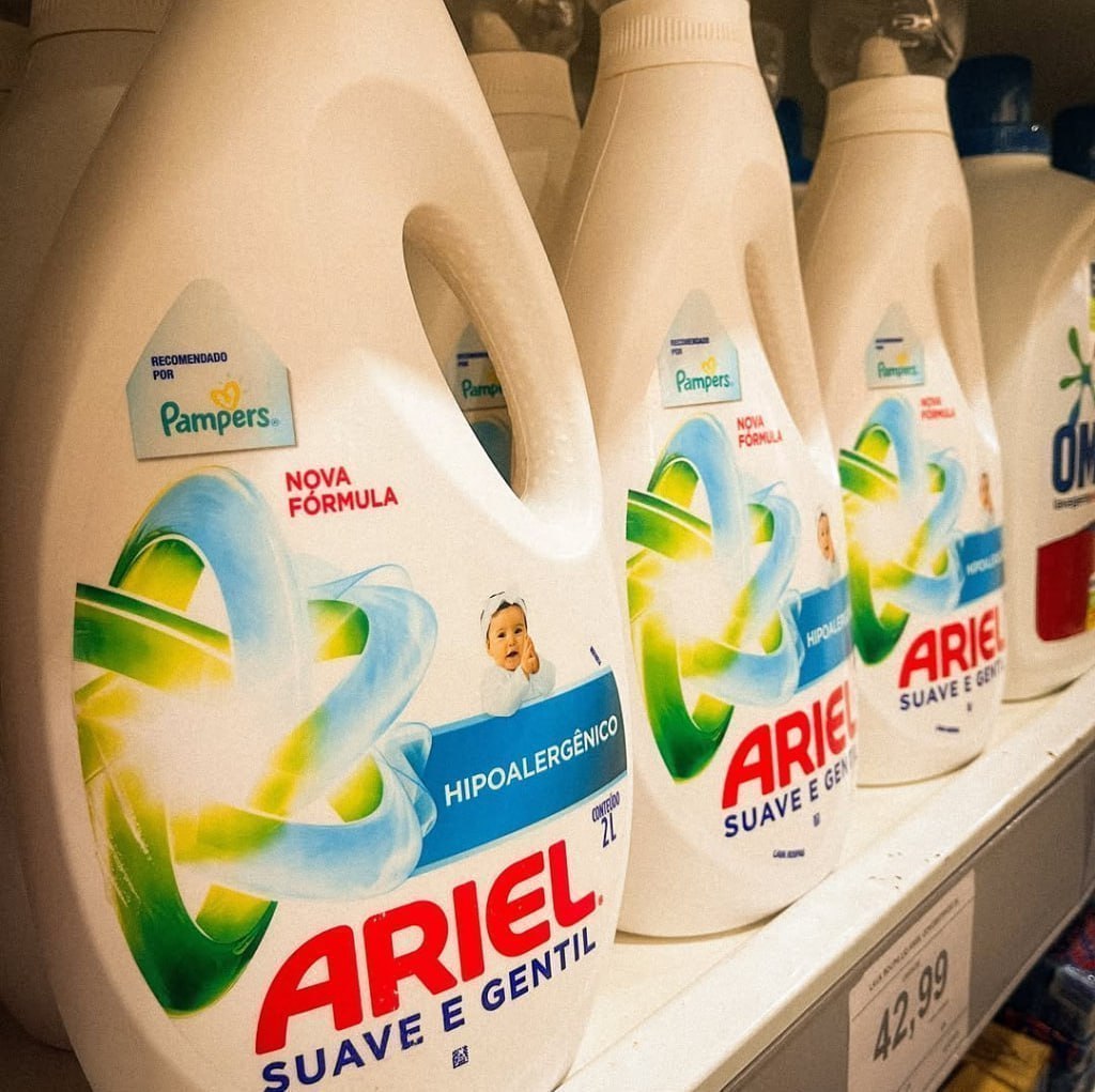 Lava Roupas Ariel Suave e Gentil - 2L
