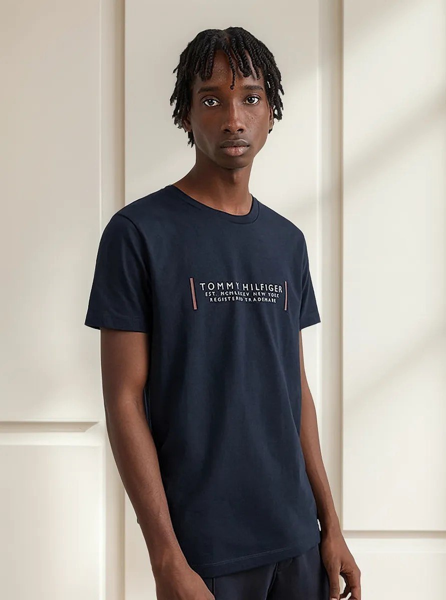 Camiseta Tommy Hilfiger Regular Printed Badge Color Marinho