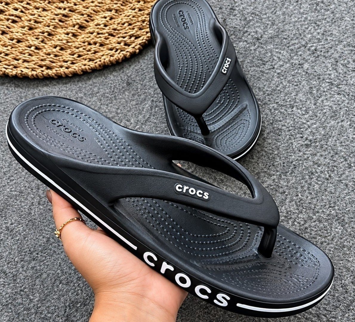 Chinelo Crocs Bayaband Flip