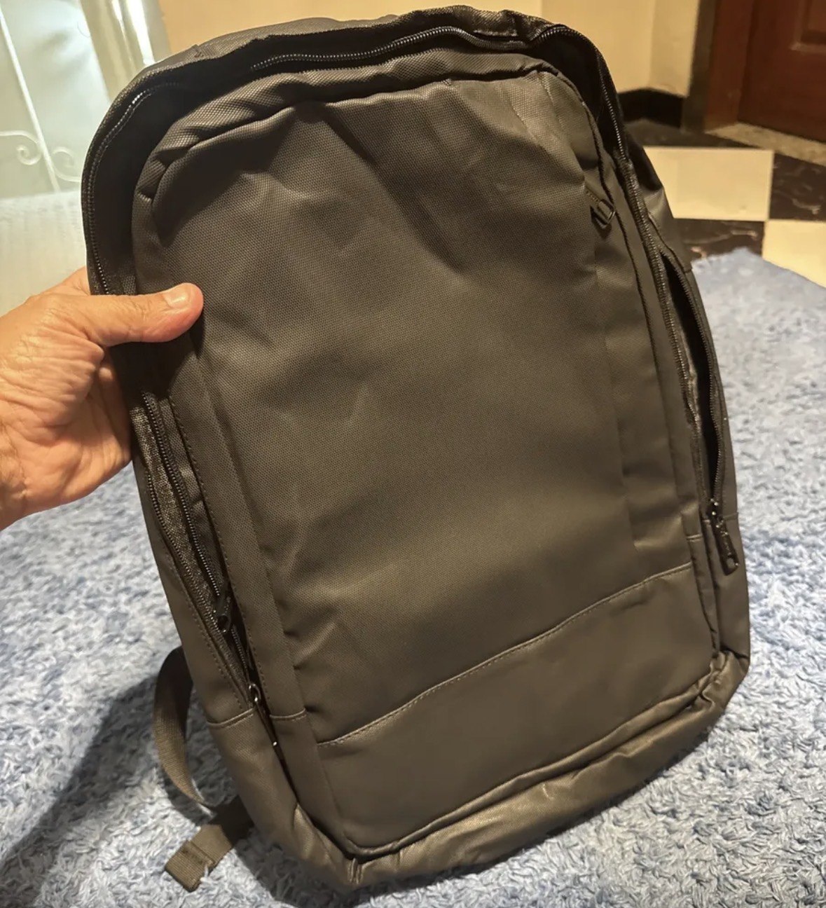 Mochila para Notebook de 15.6" Executiva com USB, Expansível e Impermeável